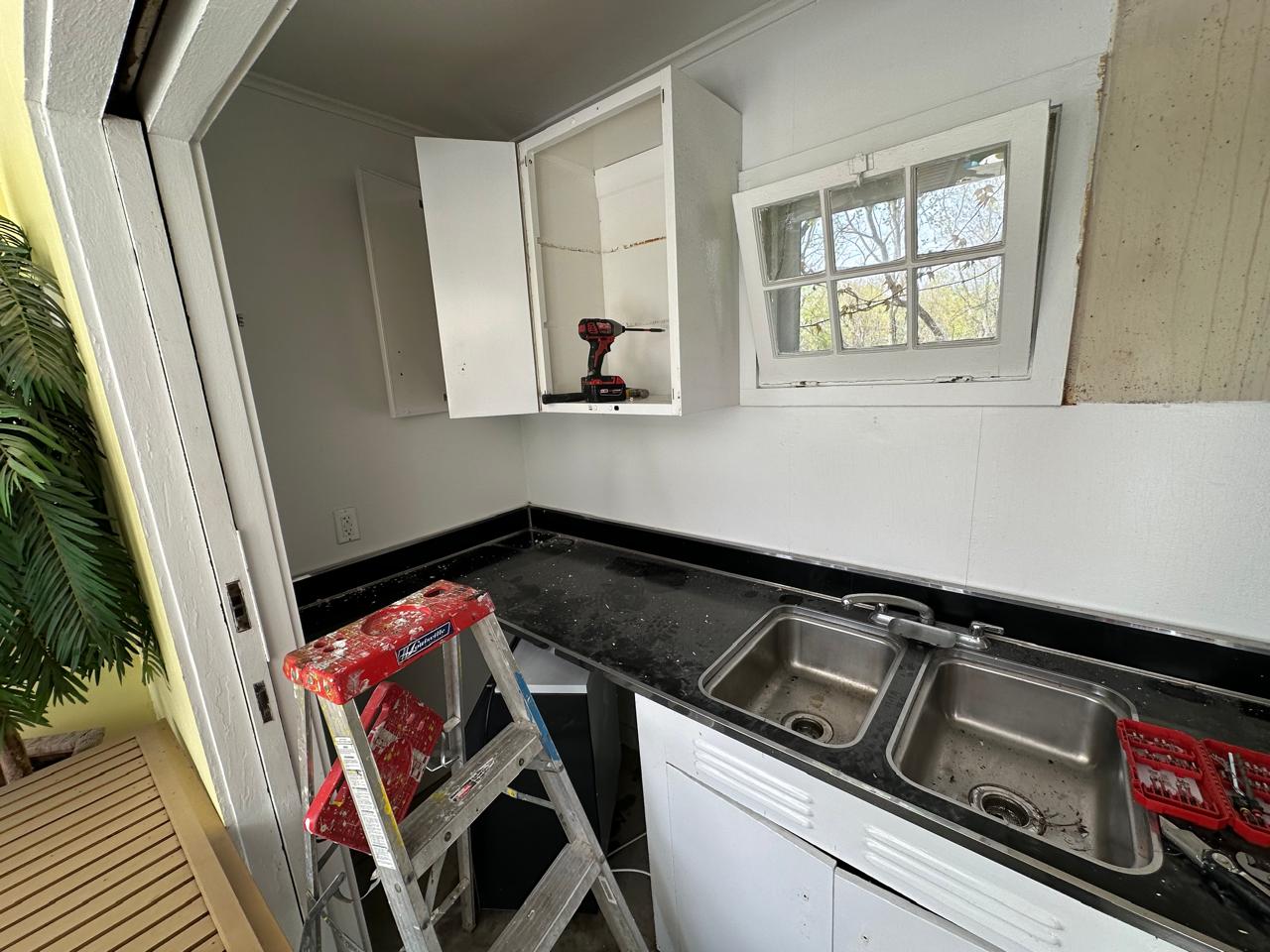 Kitchenette - Image 2